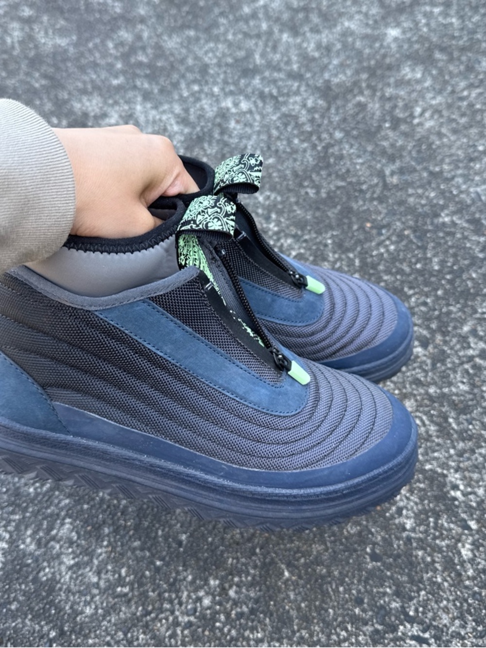 Converse Navy Blue Ankle Boots with Mint Accent